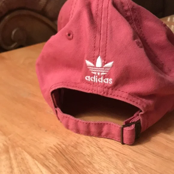 NWOT ADIDAS women’s pink baseball hat - Picture 2 of 4